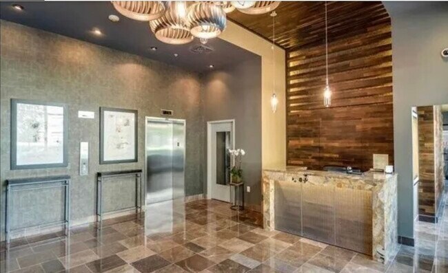 Building Photo - 1450 Washington St