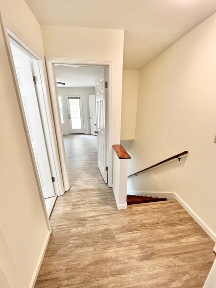 Upper Landing - 274 Fleming Rd