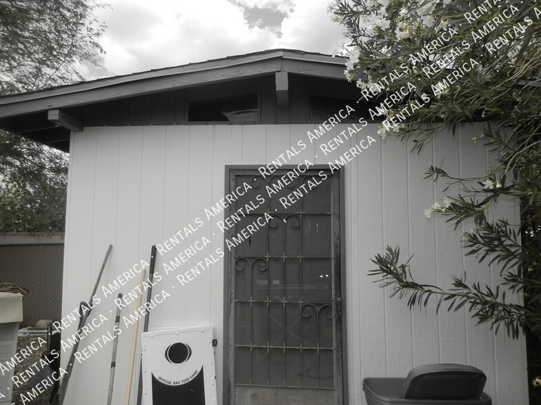 Building Photo - 9801 E Nicaragua Pl