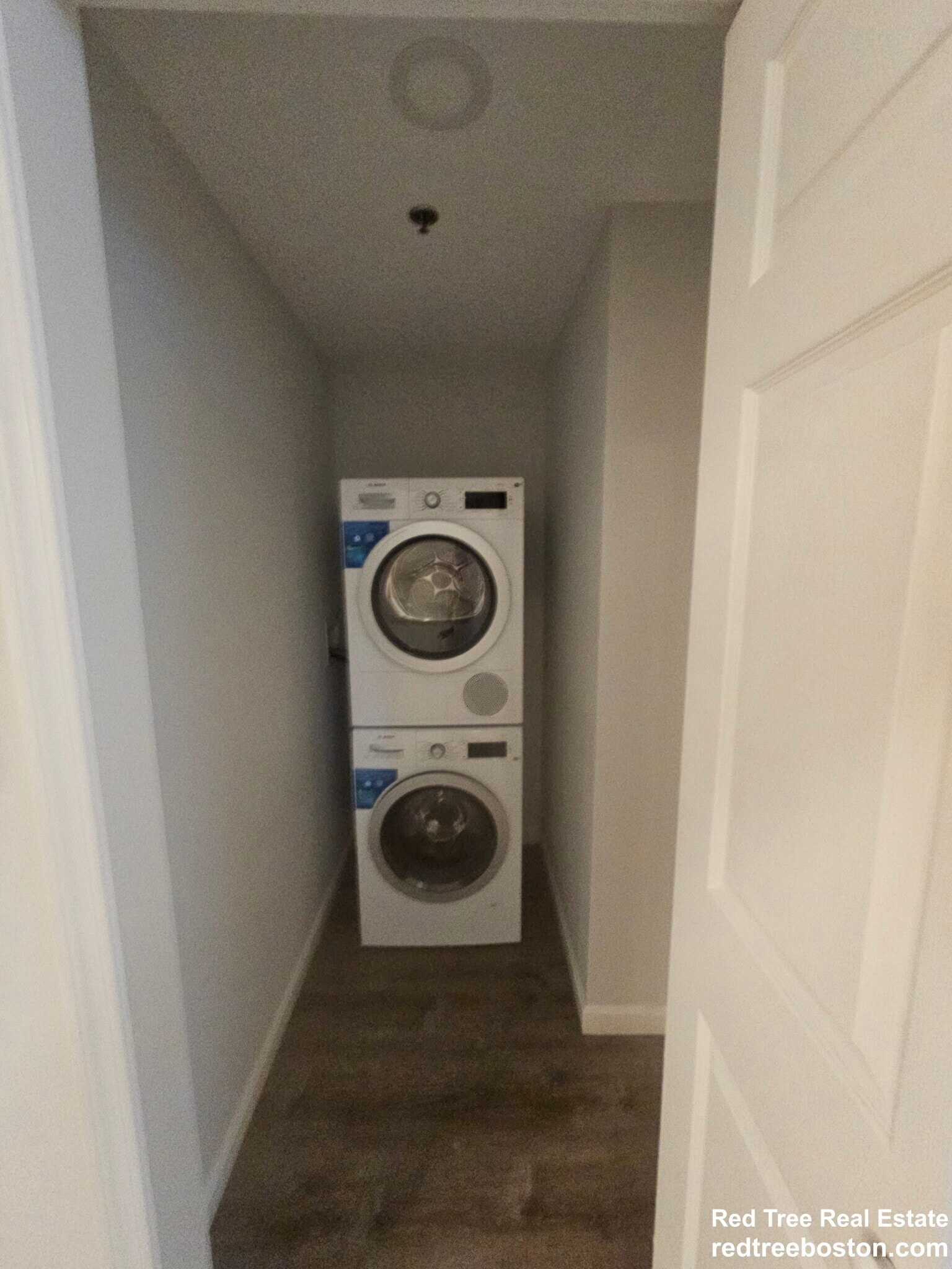 Building Photo - 24 Queensberry St