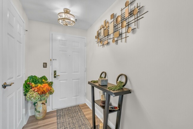 Building Photo - 100 Old Palisade Rd