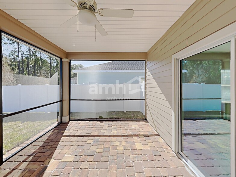 Building Photo - 233 Hemlock Pt