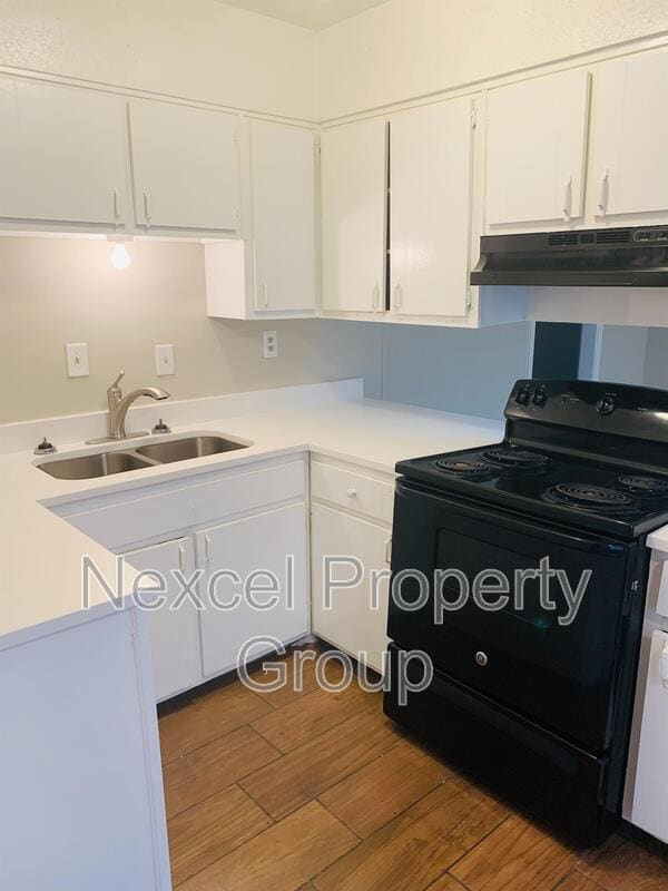 Building Photo - 6560 Greenbriar Dr