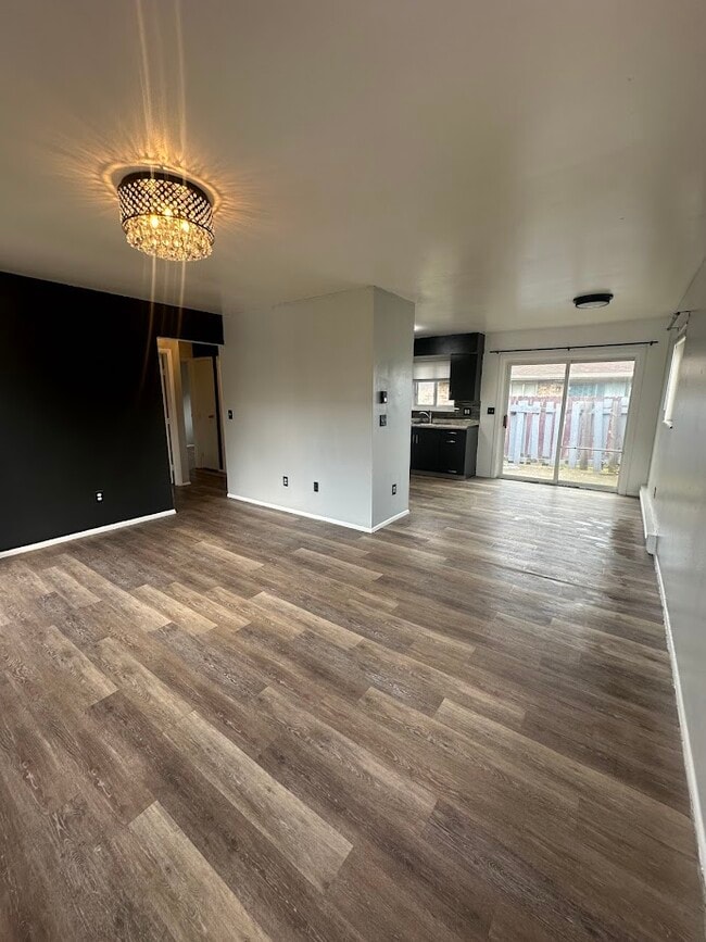 Building Photo - 4365 Powell Rd