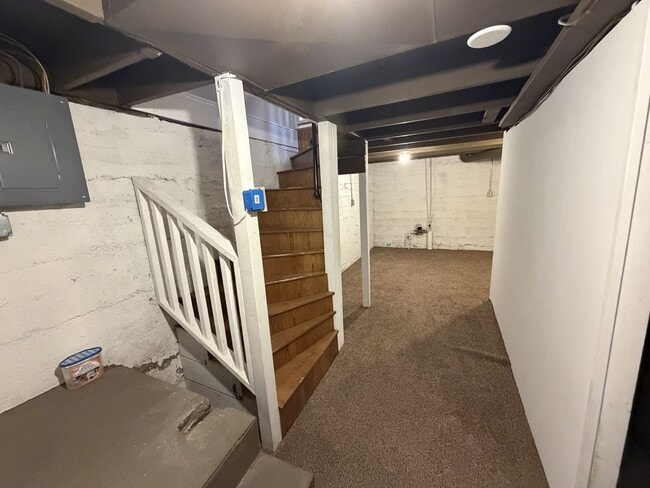 Building Photo - 323 Selma St