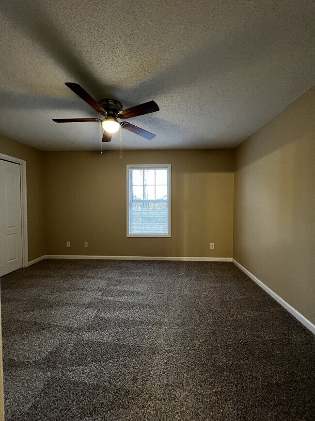 Building Photo - 541 Patriot Park Ct