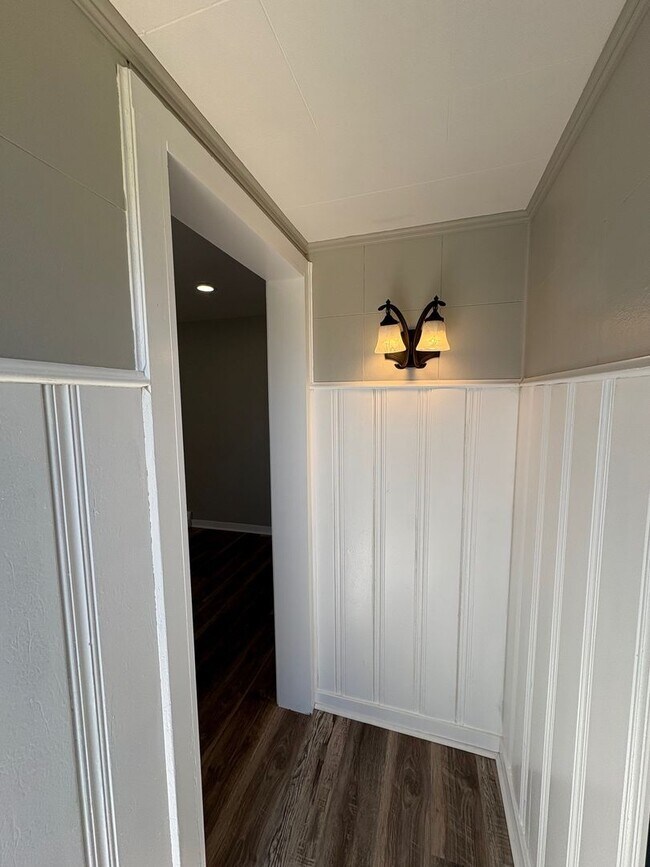 Building Photo - BEAUTIFULLY UPDATED 2 Bedroom / 1.5 Bath home in Penn Trafford School District