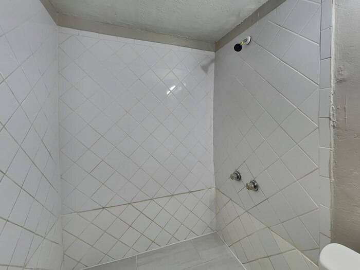 Building Photo - 802 Lincoln Ave