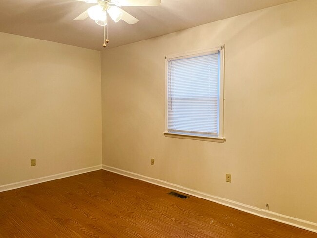 Building Photo - 238 Bull Run Dr