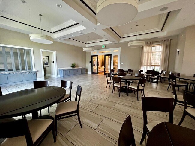 Building Photo - 3320 W 92nd Pl