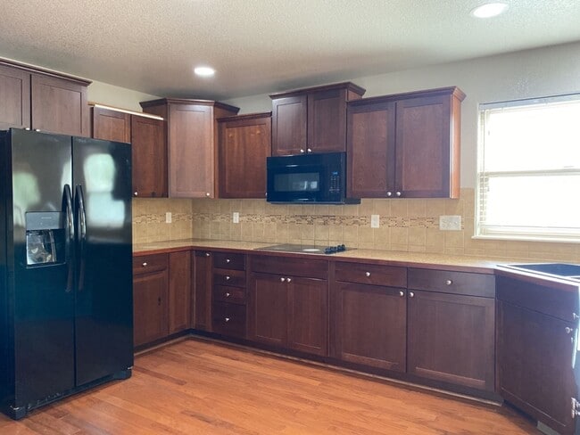 Building Photo - Sprawling Two-Story Home w/ Finished Basement in Maple Hill