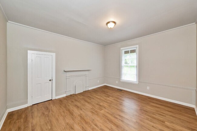 Building Photo - Move-In Ready House for Rent in Talladega!...