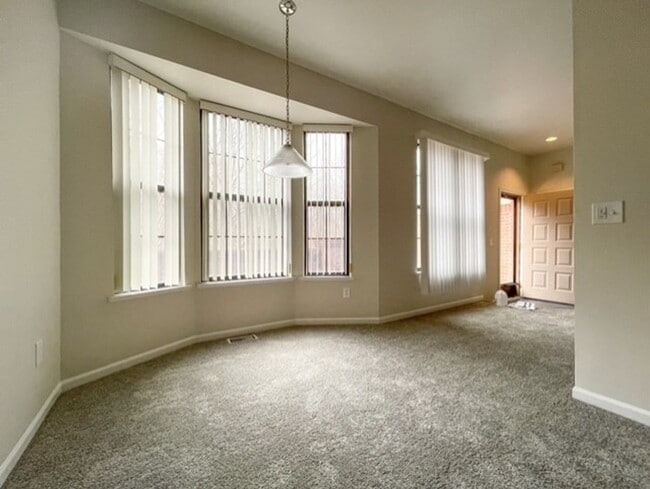 Building Photo - Spacious Condominium