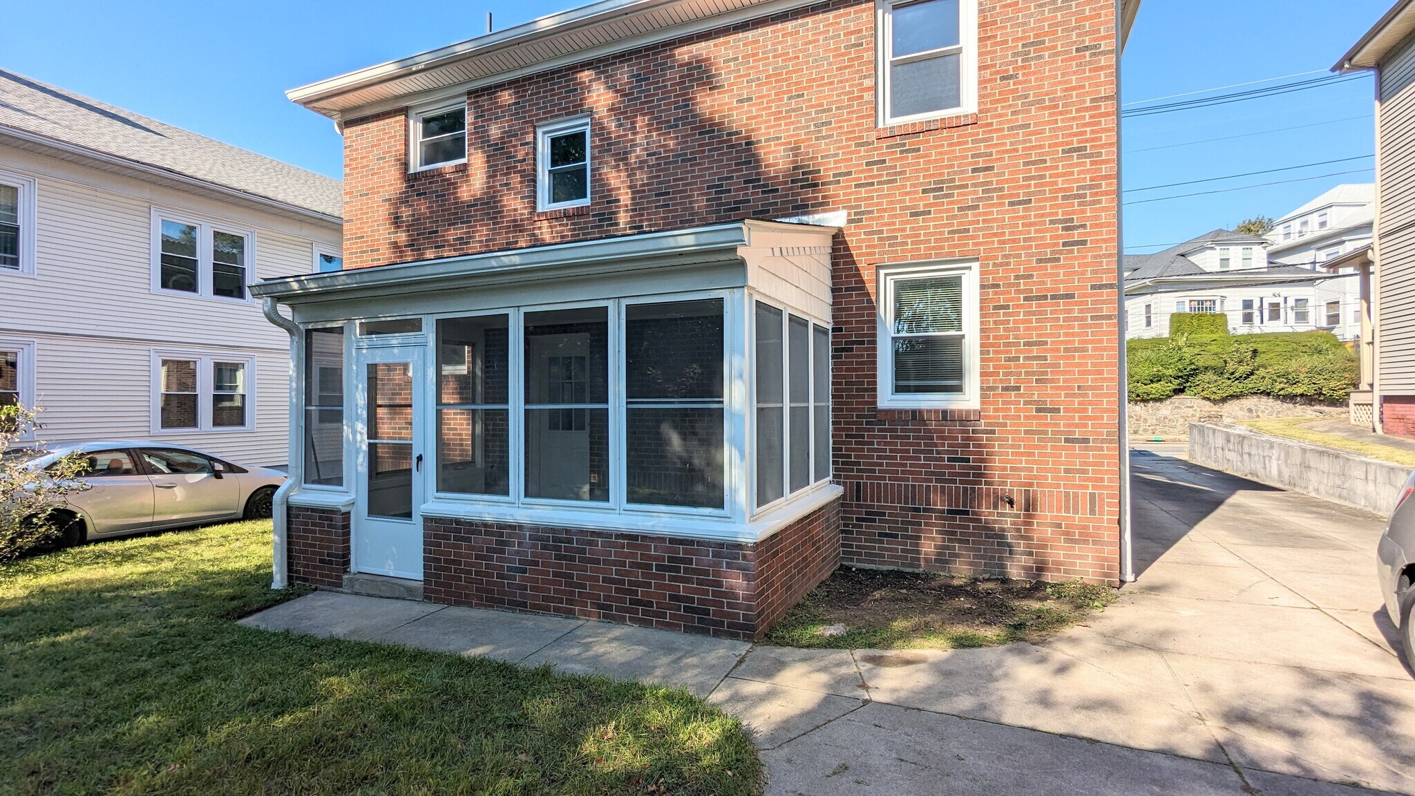 Building Photo - 852 Smith St