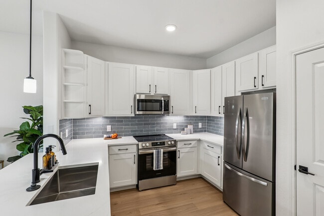 Building Photo - Instrata Upper Kirby