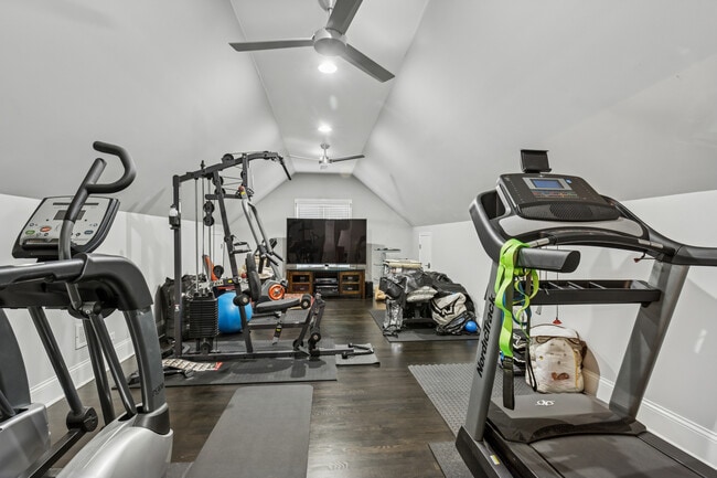 Building Photo - 9200 Falling Waters Dr W