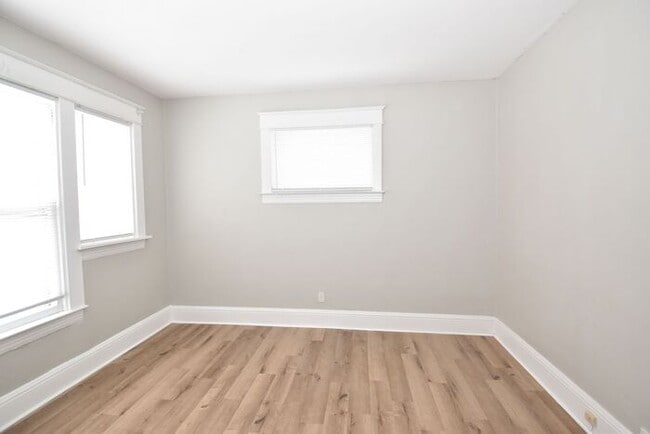 Building Photo - Price Reduced! 4 bedroom 2 story Single Family Home
