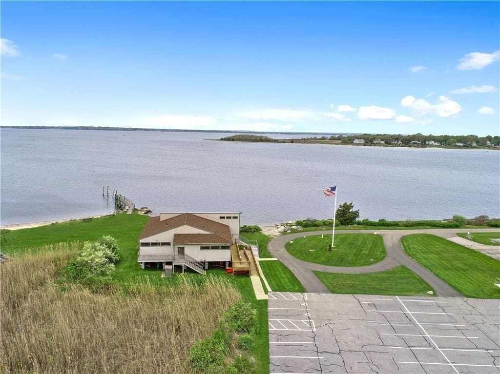 Building Photo - 10 Sea Breeze Ln