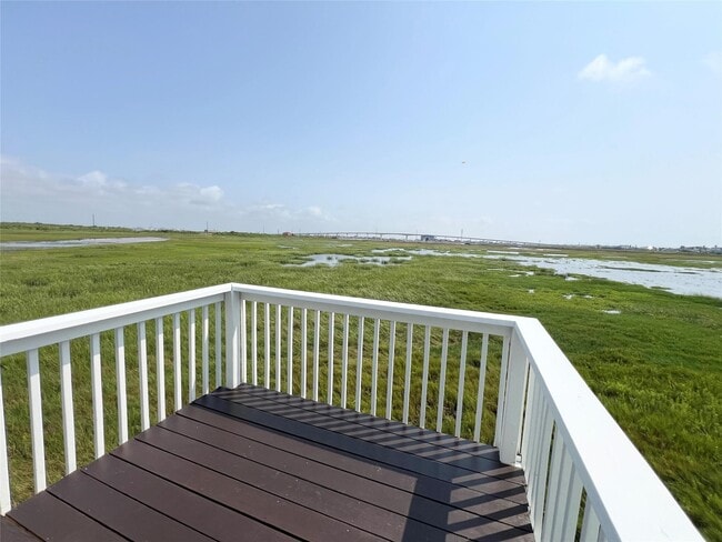 Building Photo - 738 Caisson St