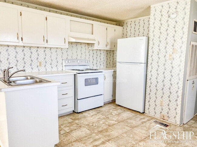 Building Photo - 126 Radford Dr