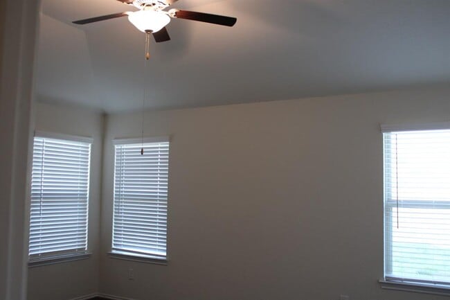 Building Photo - 9810 Copper Ranch Trail