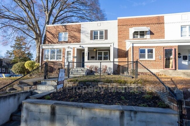 Building Photo - 102 Lynhaven Dr