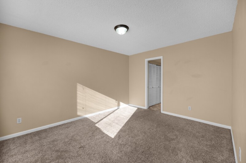 Building Photo - 2165 Broadmoor Rd Cir