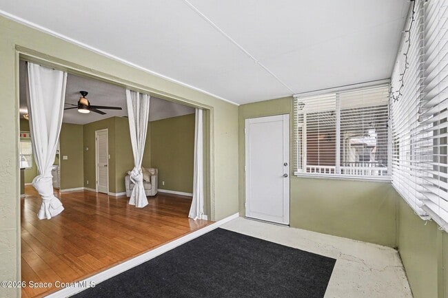 Building Photo - 1047 Small Ct