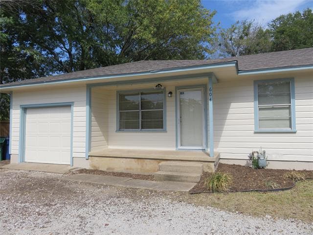 Building Photo - 604 FM 120