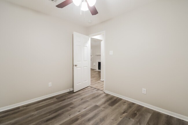 Building Photo - 3030 Killdeer Ln