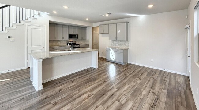 Building Photo - 2653 Acadia Dr