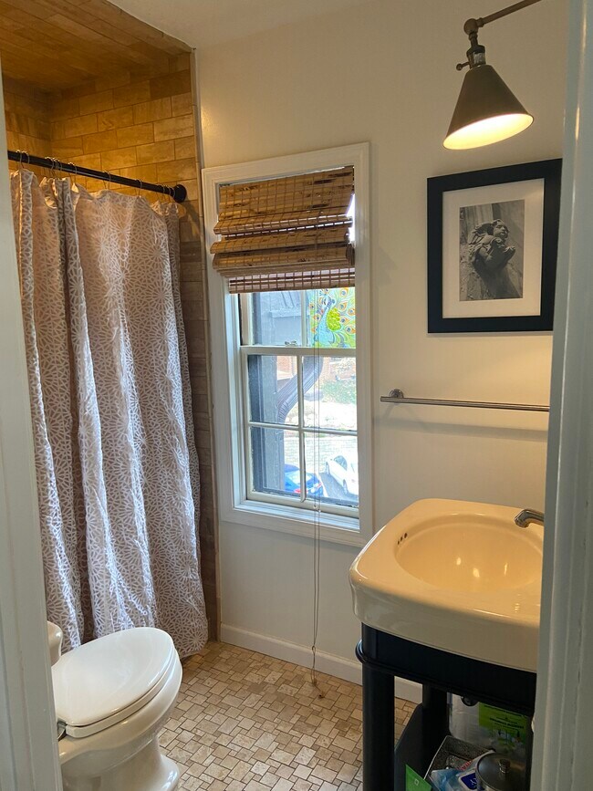 BATHROOM - 1211 Far Hills Ave