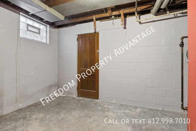 Building Photo - 2238 Lutz St