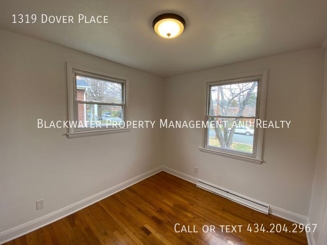 Building Photo - 1319 Dover Pl