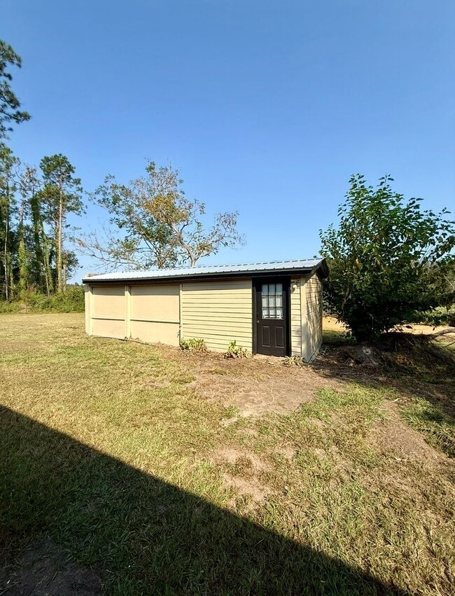 Building Photo - 2 Bed/1 Bath House