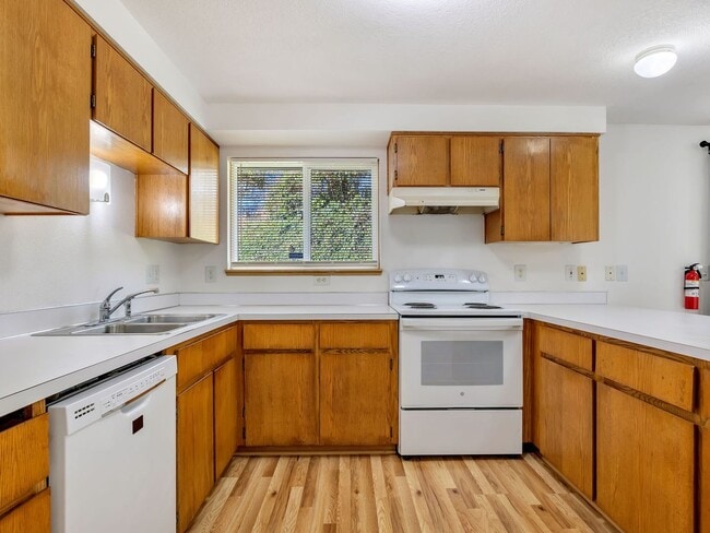 Building Photo - 1525 7th St