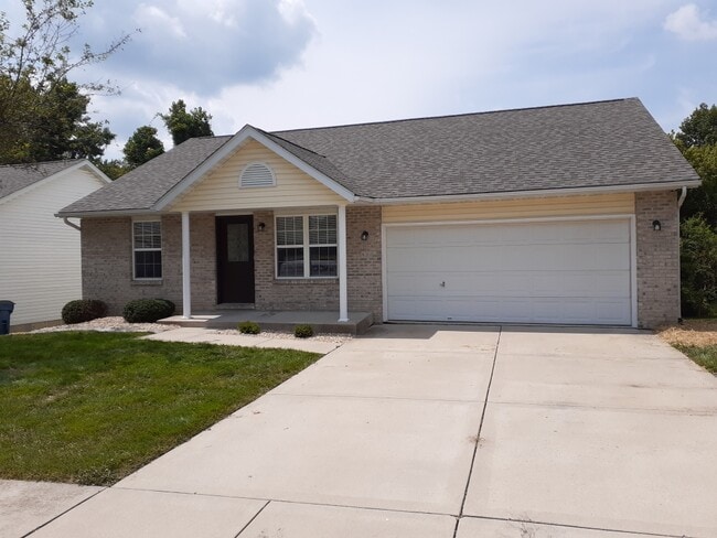 Building Photo - 632 High School St