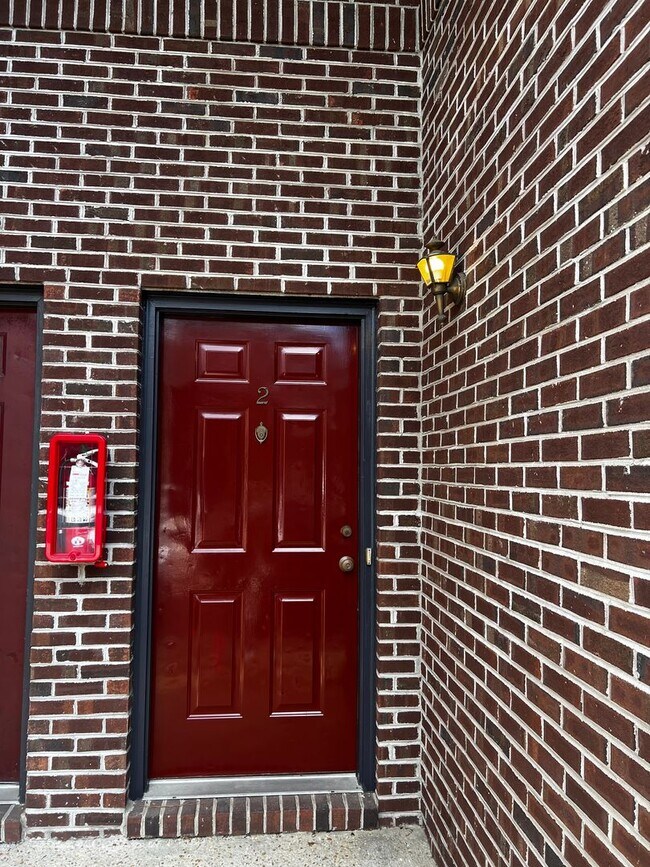 Building Photo - 1016 Ancestry Dr