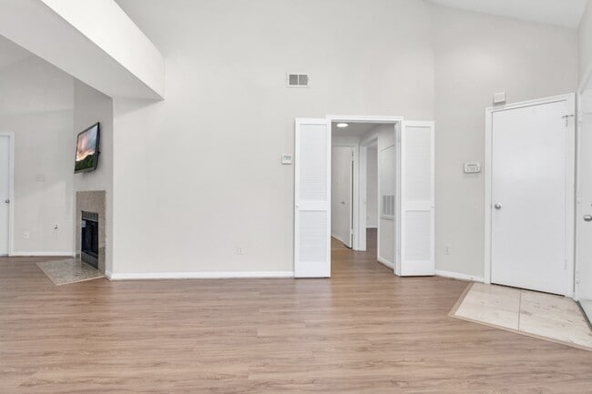 Building Photo - 4144 Greystone Way