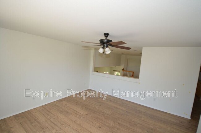 Building Photo - 658 Avenida Valencia