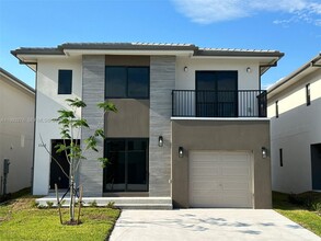 Building Photo - 1160 NW 2nd St