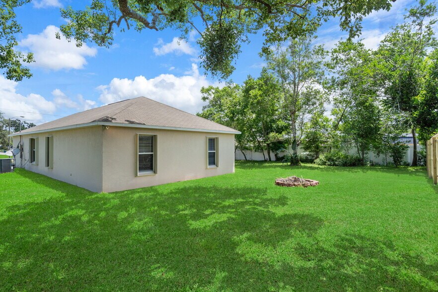Rear Yard - 9572 Horizon Dr