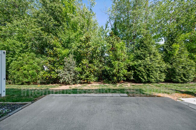 Building Photo - 1704 Bethel Ln