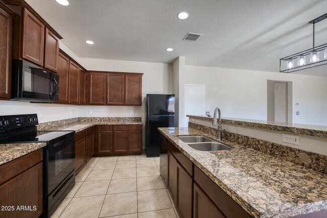Building Photo - 24633 W Sheraton Ln