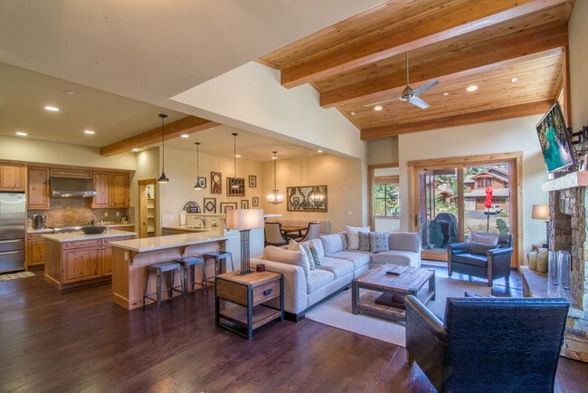 Building Photo - 10116 Sagebrush Ct