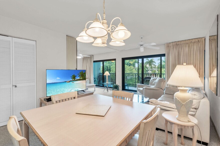 Building Photo - 600 Neapolitan Way