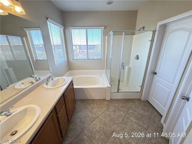 Building Photo - 711 Taliput Palm Pl