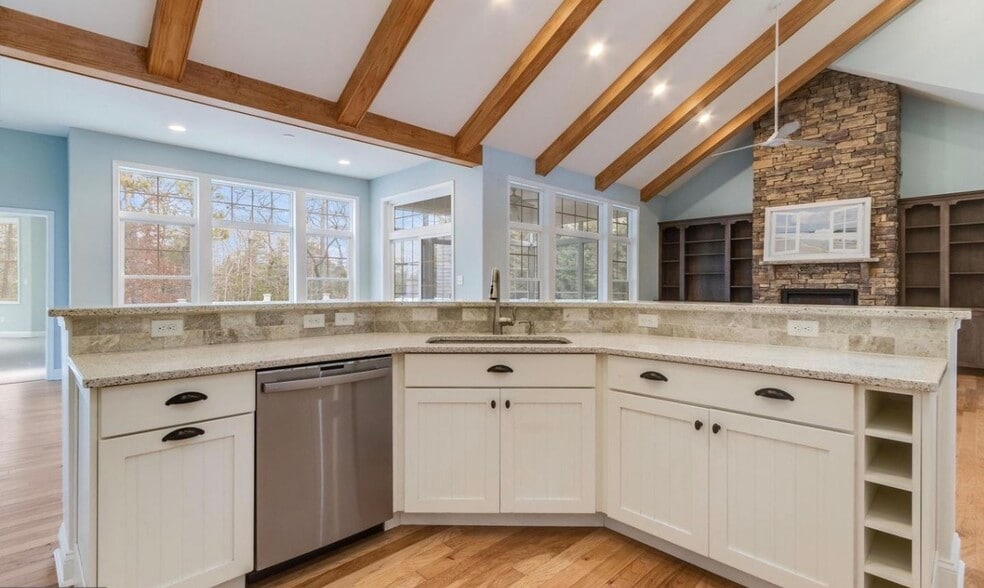 Building Photo - 33916 Darlington St