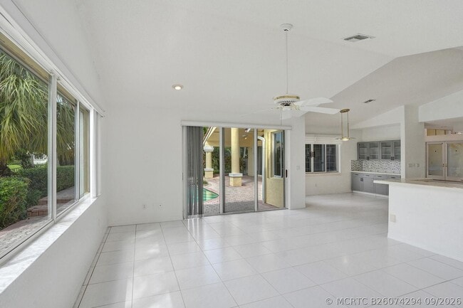 Building Photo - 11340 Lakeshore Dr