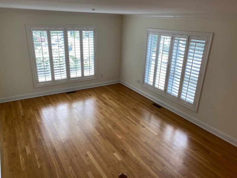 Living Room Aerial - 2023 Summer St